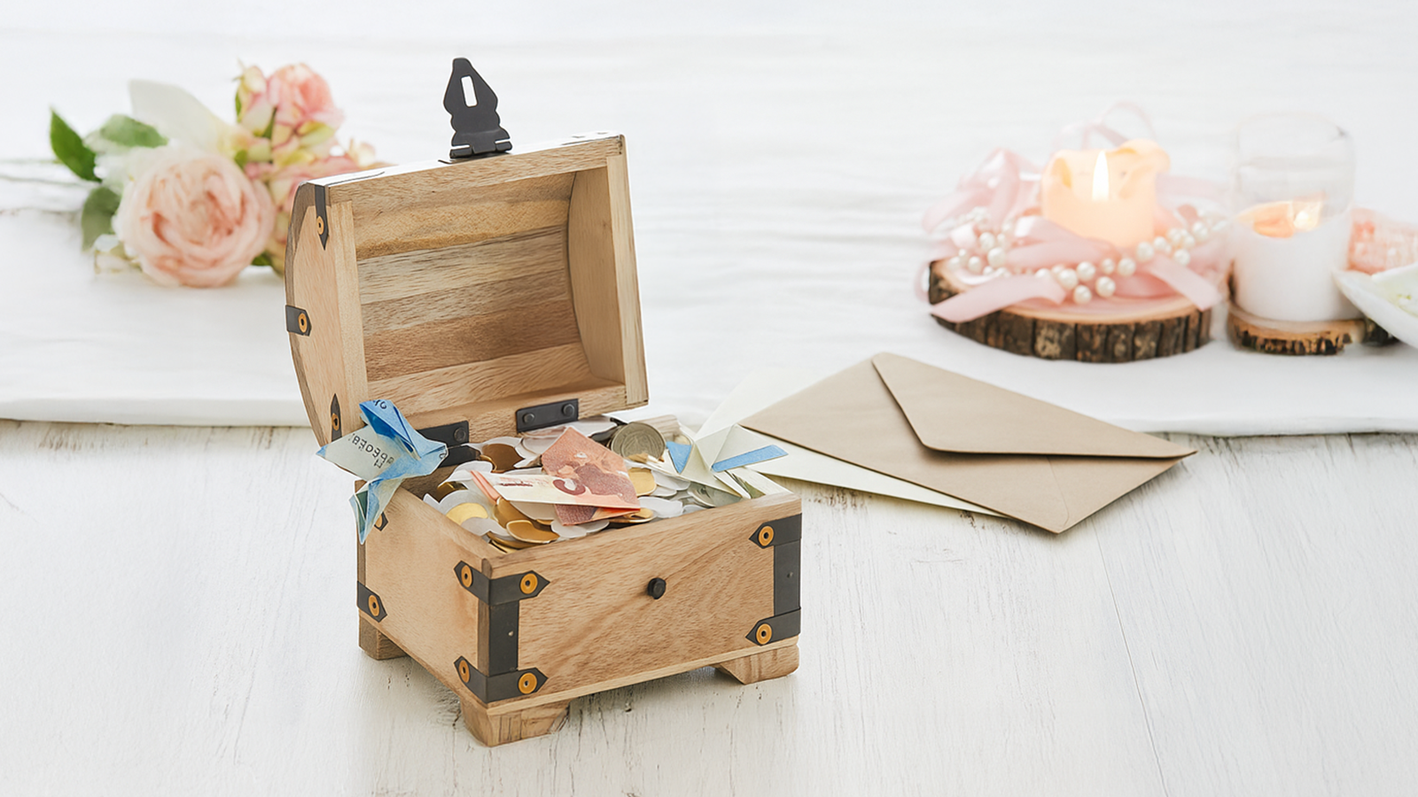 Hochzeitseinladungen gestalten – Design, Text & Timing für eure Traumhochzeit Hochzeitseinladung mit botanischem Design, Paarfoto und Zeitplan – stilvolle Kommunikation für die Traumhochzeit mit Event-DJ Tom Hendrics